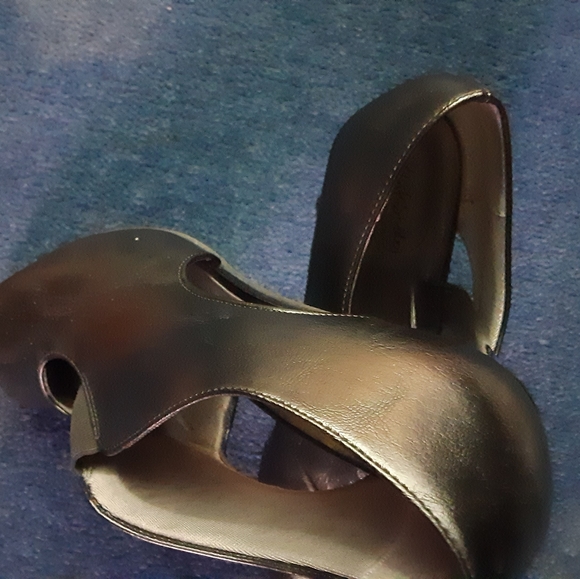 Black peep toe shoes - Picture 3 of 4